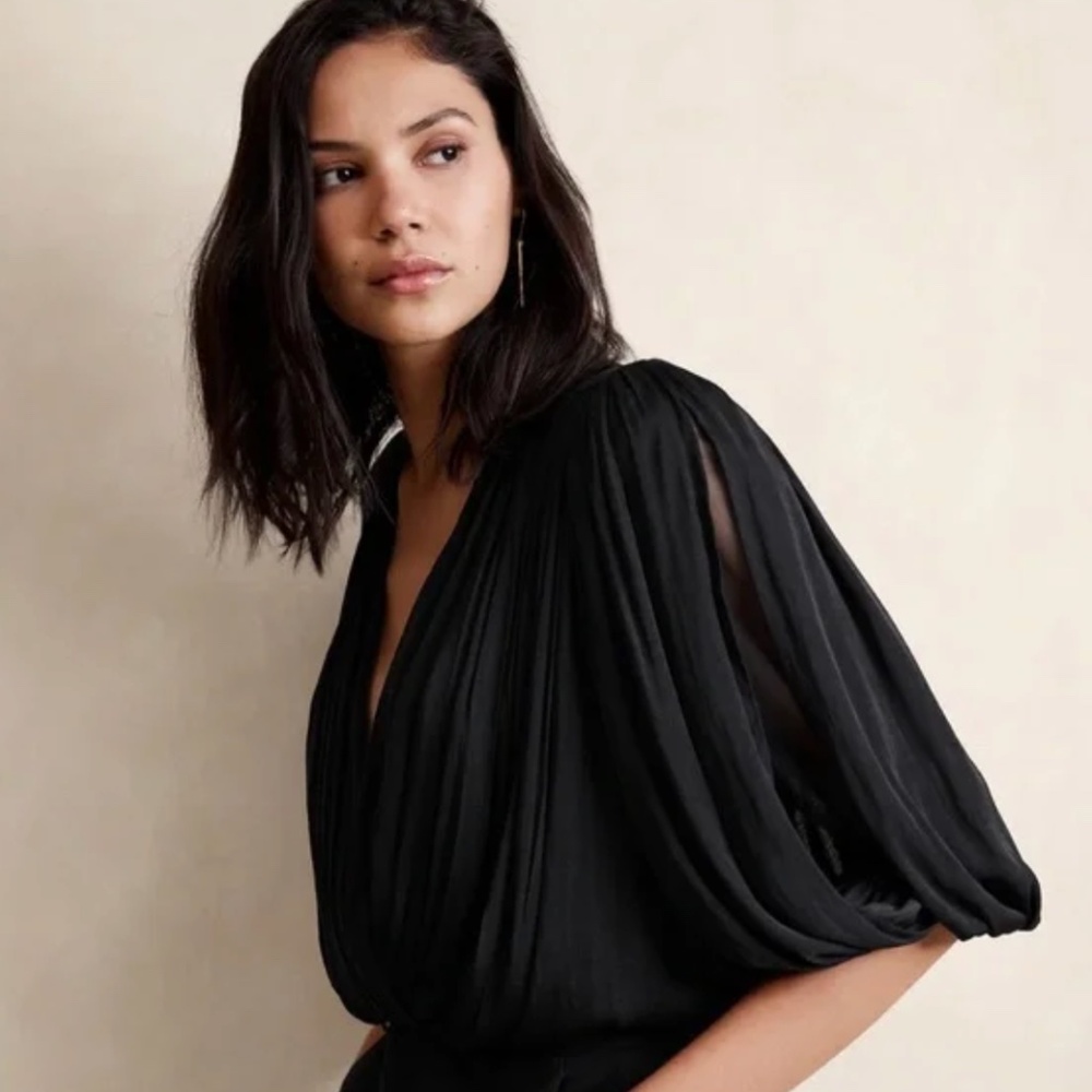 Banana Republic Factory Cropped Wrap Pleated Blouse in Black